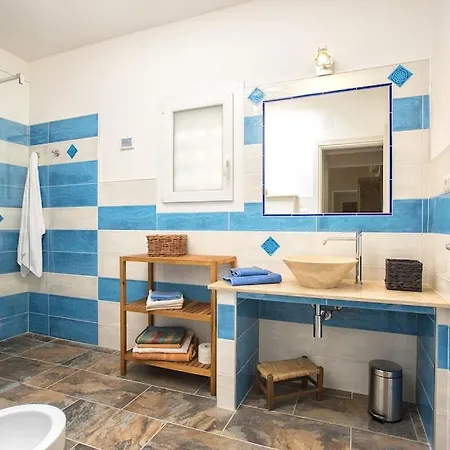 Indipendente A Ridosso Della Spiaggia Per 10 Persone Alghero