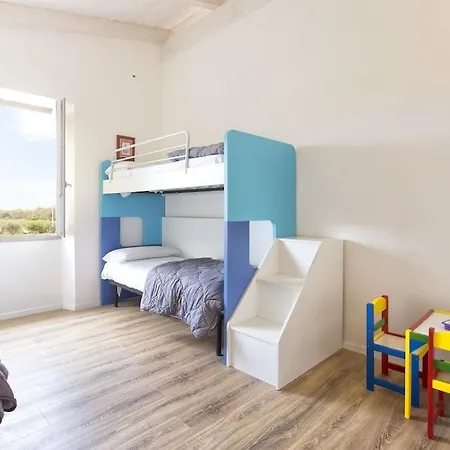 Villa Indipendente A Ridosso Della Spiaggia Per 10 Persone *