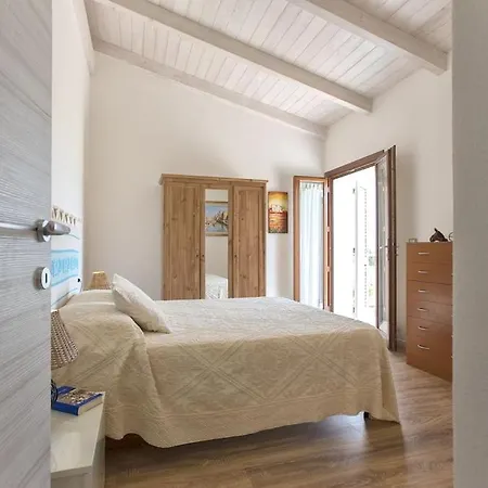 Villa Indipendente A Ridosso Della Spiaggia Per 10 Persone Alghero